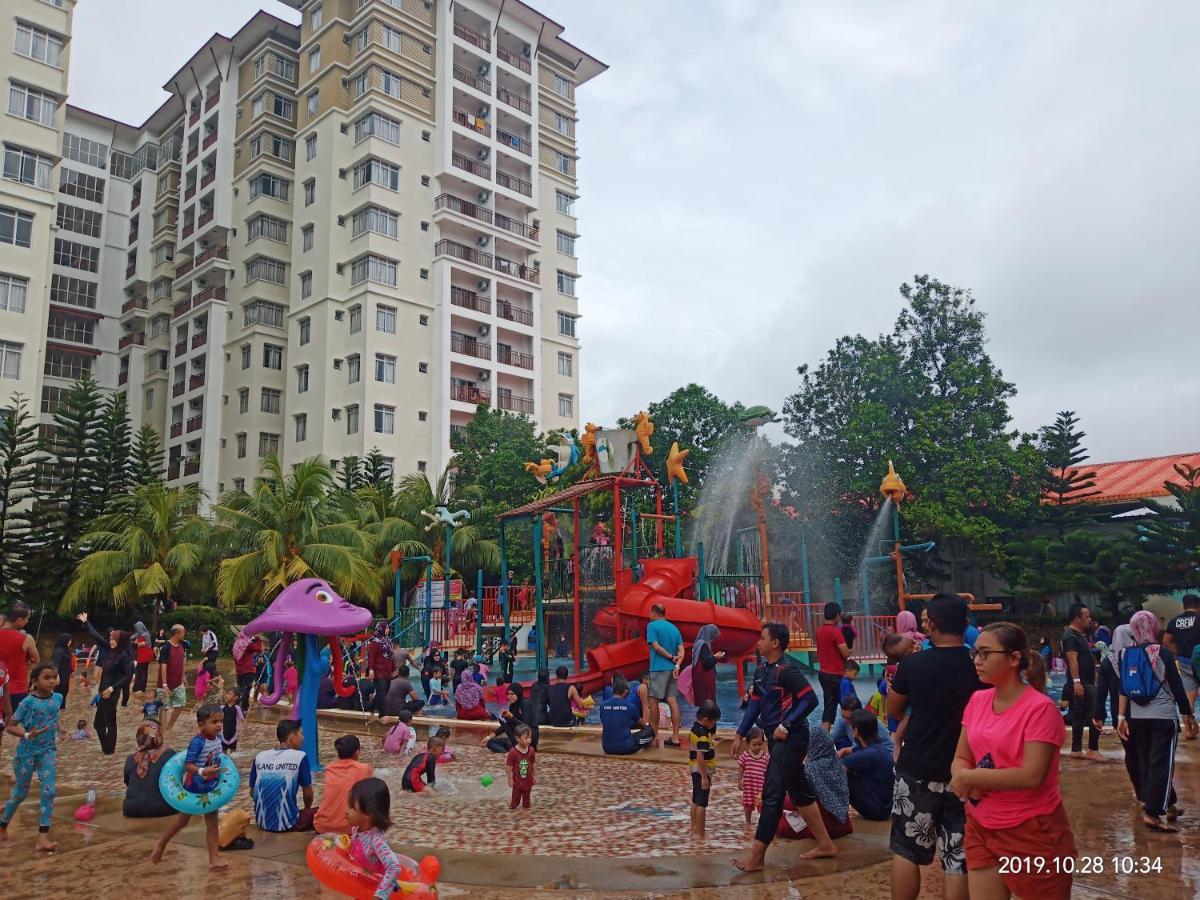 B Lagoon Muslim Apartment Malacca エクステリア 写真